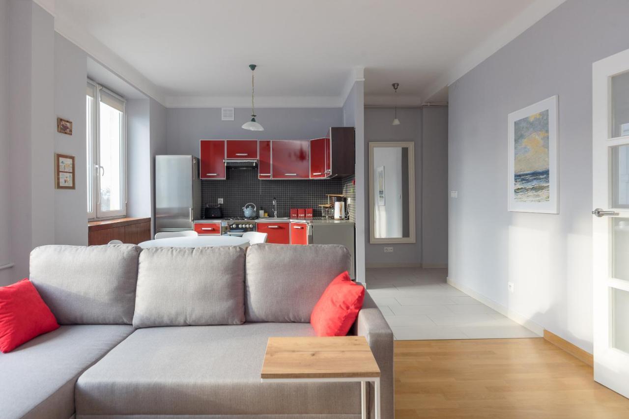 Metro Raclawicka Red Apartment 华沙 外观 照片