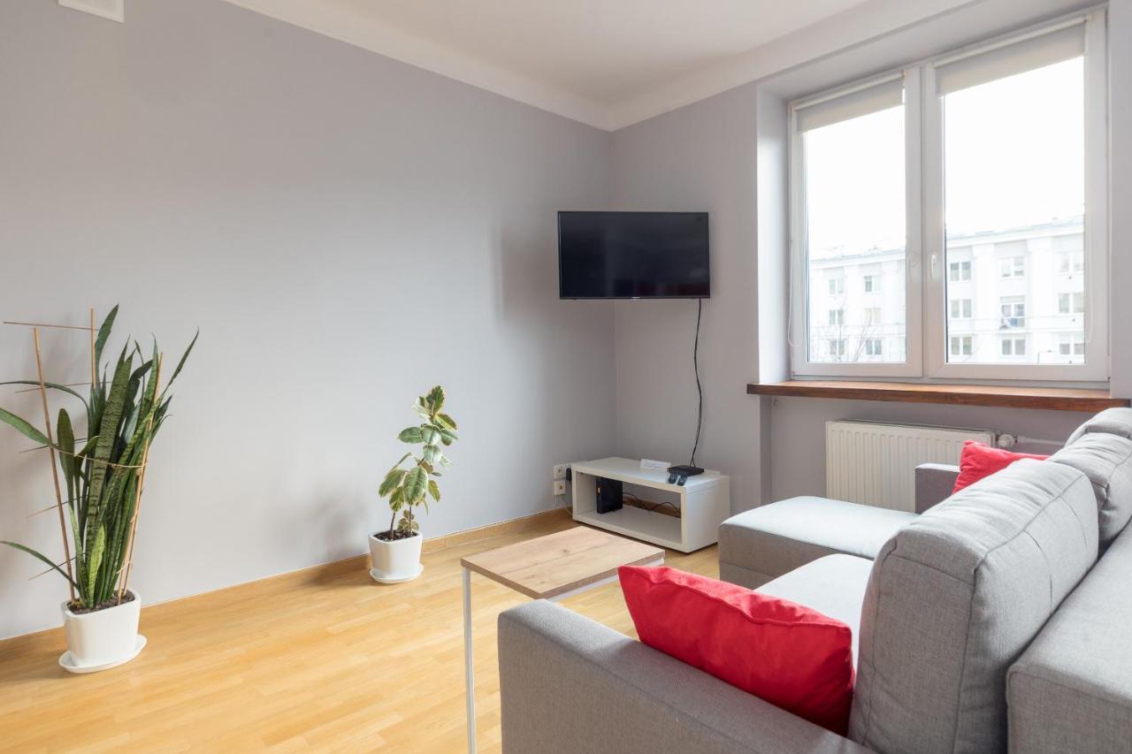 Metro Raclawicka Red Apartment 华沙 外观 照片