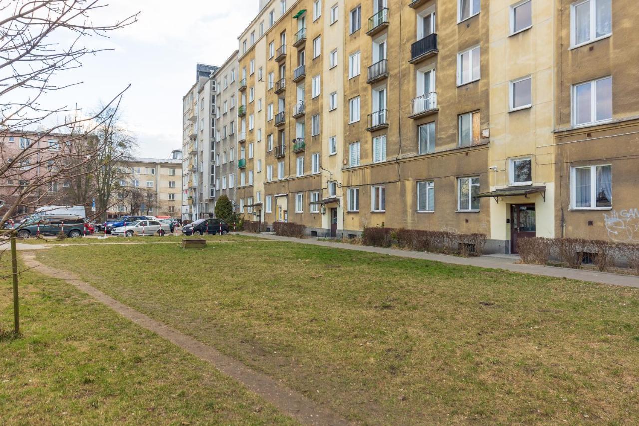 Metro Raclawicka Red Apartment 华沙 外观 照片